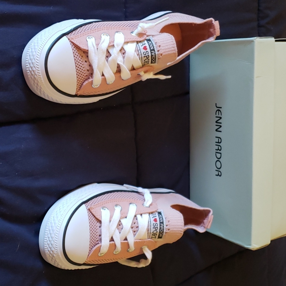 Brand New in Box Jenn Arbor Sneakers